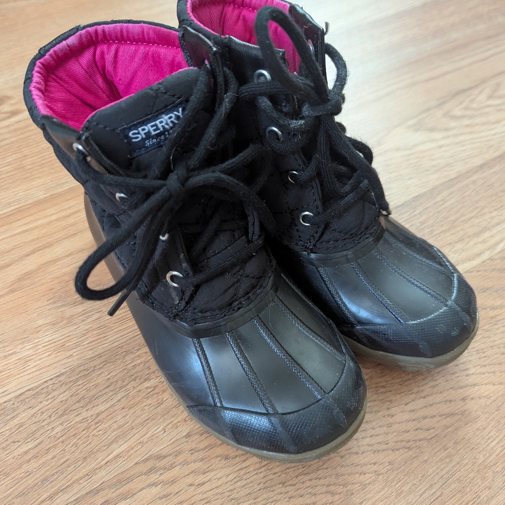 Sperry Kids Black and Fuchsia Boots